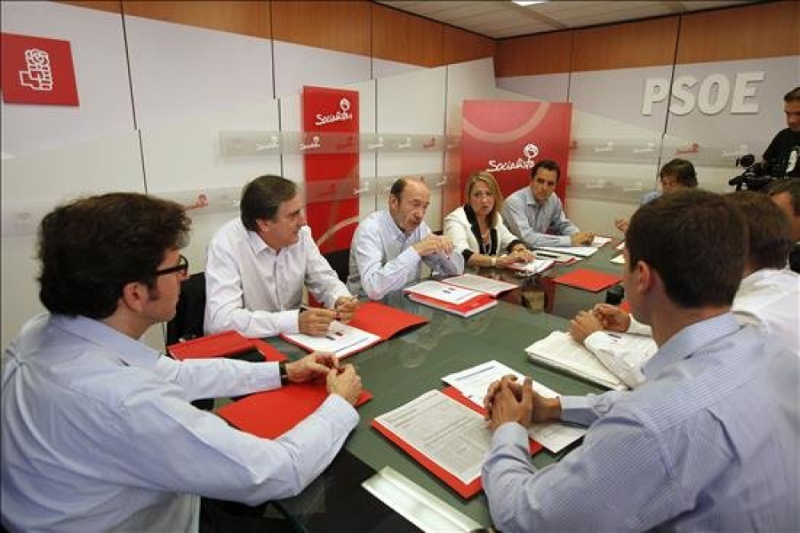El PSOE tilda la reforma fiscal de "limosna" para la clase media y trabajadora