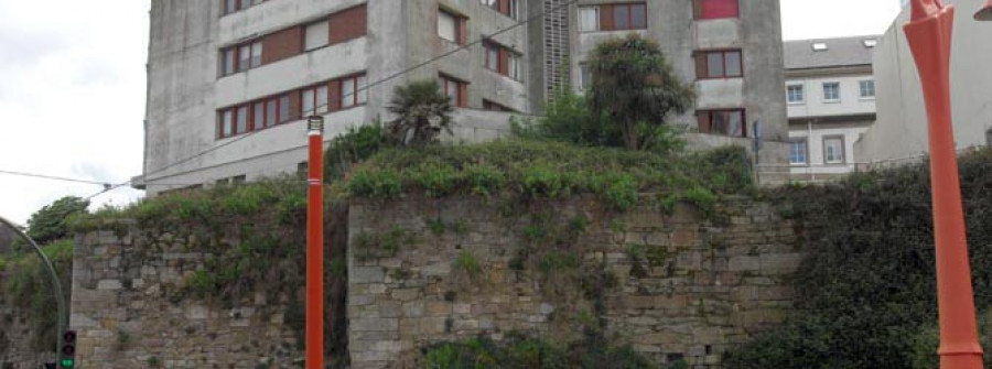 El plan de murallas se completará con un proyecto para iluminar el baluarte