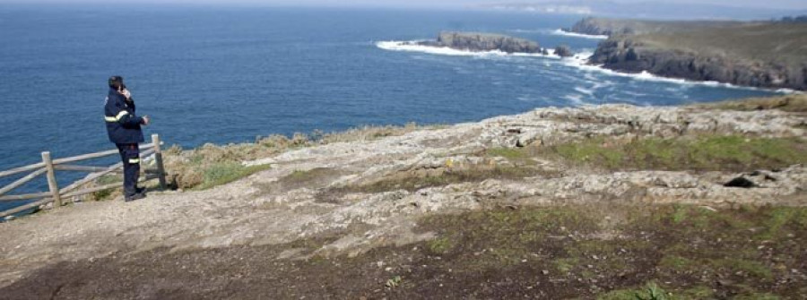 OLEIROS-La búsqueda del pescador desaparecido en O Seixo Branco se amplía hasta Lorbé