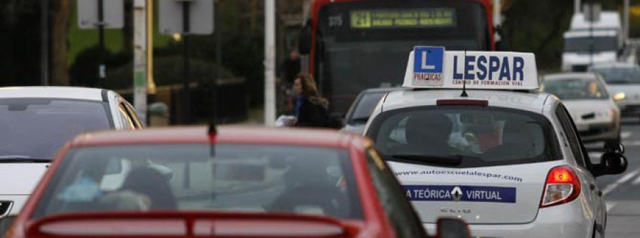 Los trámites burocráticos retrasan hasta el lunes el nuevo examen de conducir