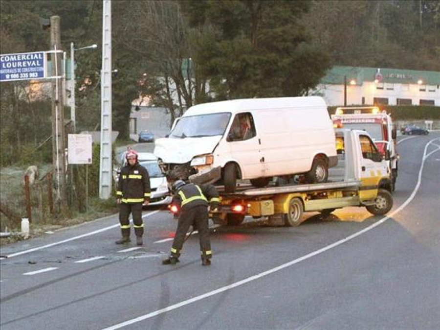 Seis heridos en un accidente múltiple en Redondela con cinco coches implicados