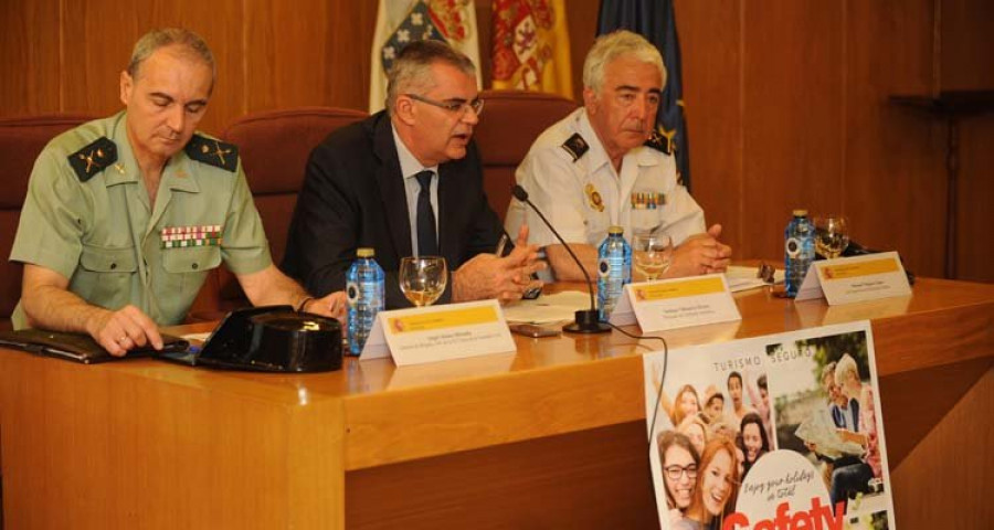 A Coruña afronta el verano con menos policías del último lustro