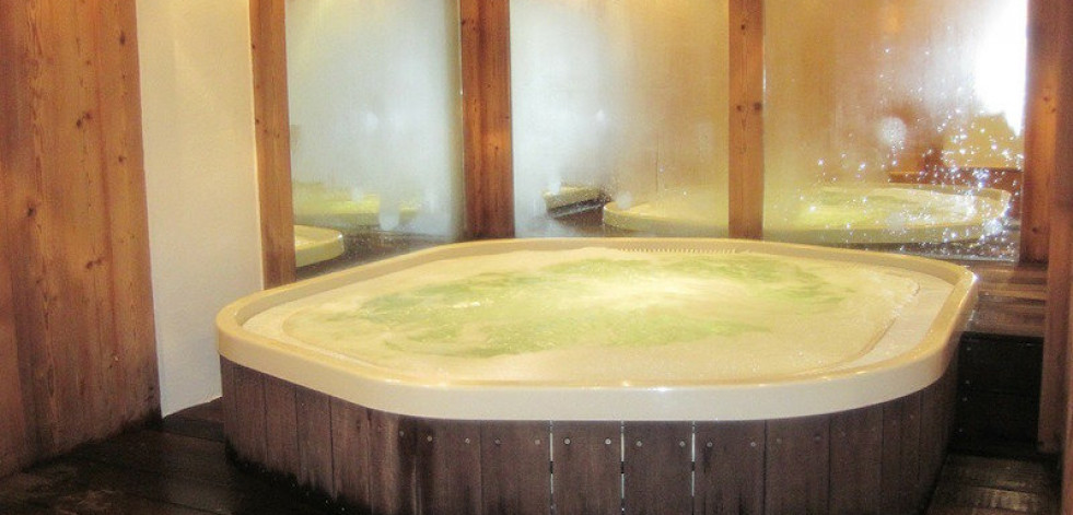 Las ventajas de tener un jacuzzi interior en casa