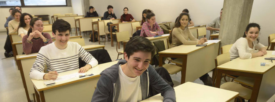 La Olimpiada de Química lleva a 50 alumnos de instituto al campus coruñés