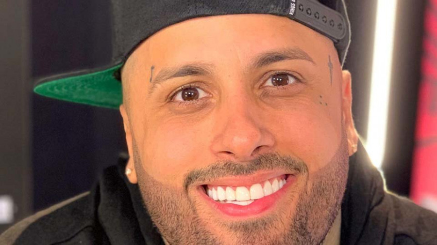 Nicky Jam dice que hace “lo que sea para seguir siendo un tipo normal”