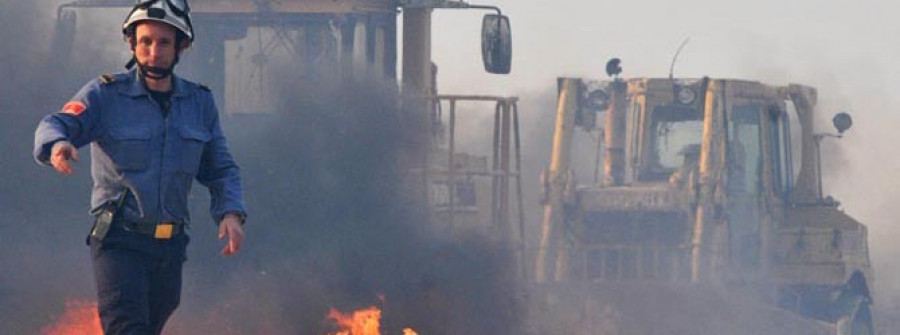 Desalojados ciento veinte vecinos de Girona a causa de un incendio sin control