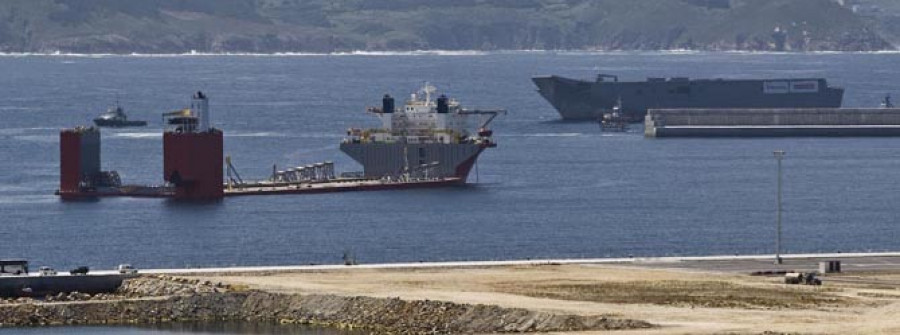 La carga del buque “Canberra” en un barco plataforma durará cinco horas y será milimétrica