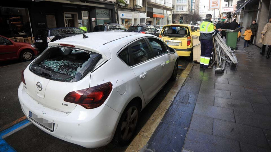 Fabien azota A Coruña y ocasiona más de 200 llamadas a Bomberos y Policía Local