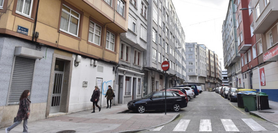 El corte de una calle dos meses y sin aviso previo indigna a Os Mallos