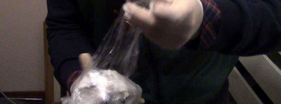 Interceptan en la A-6 a tres personas que transportaban dos kilos de cocaína muy pura