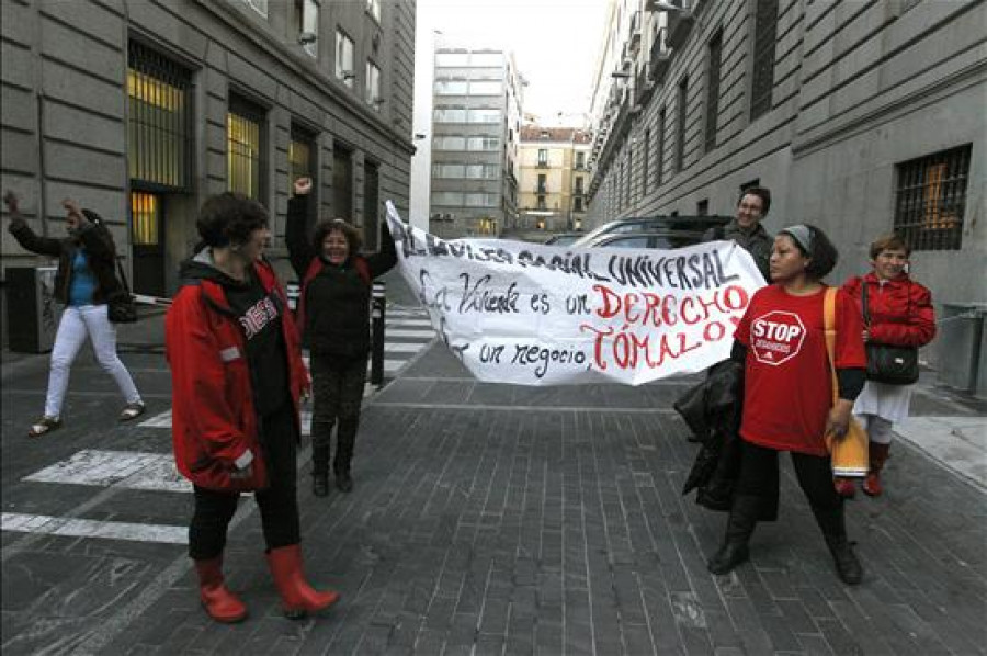 IU, PNV y BNG piden un pleno extraordinario del Congreso sobre los desahucios