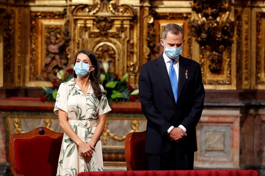 Felipe VI recuerda ante el Apóstol a las víctimas de la pandemia y el "impagable sacrificio de los ciudadanos"