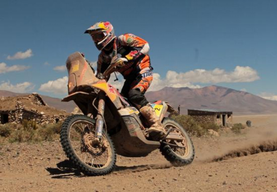 Coma gana la novena etapa del Dakar y sigue líder en motos con amplia ventaja