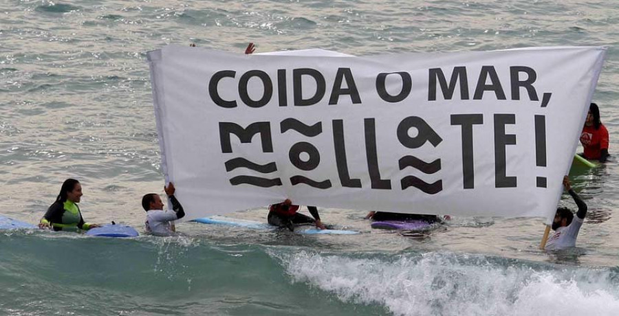 El Ayuntamiento prohibirá bajar palés a las playas para quemarlos en San Juan