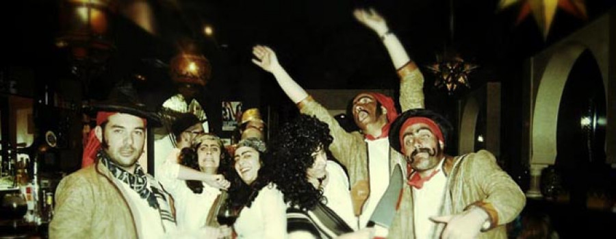 La fotografía ganadora del certamen de Carnaval rinde tributo al traje goyesco