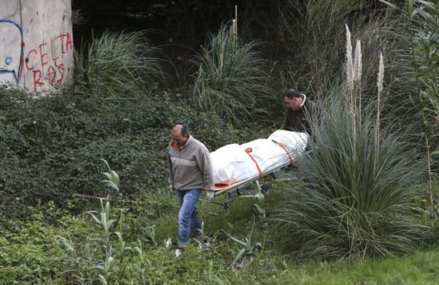 Hallan un cadáver en avanzado estado de descomposición tras unos matorrales en Vigo