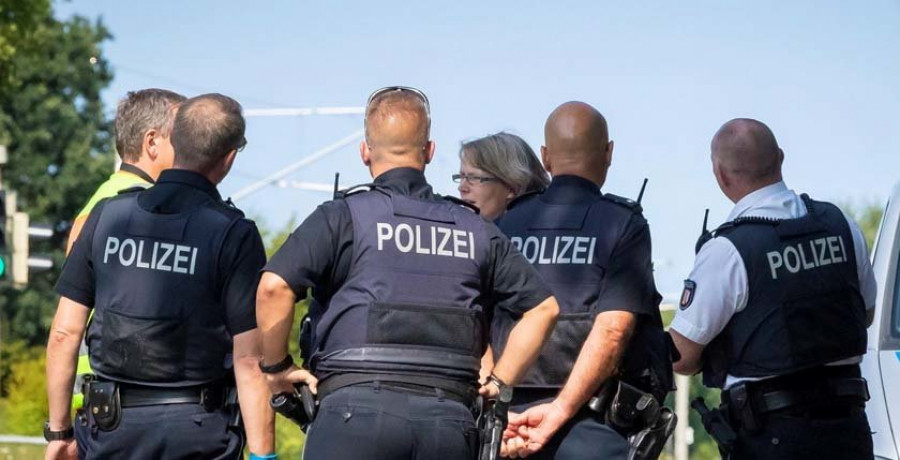 Un ataque con un cuchillo 
en un autobús en Alemania deja al menos diez heridos