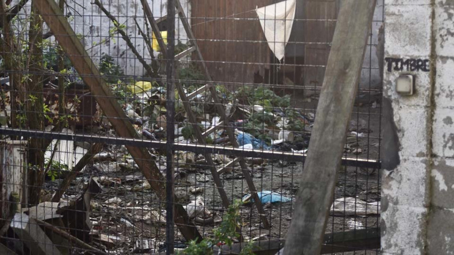 Los vecinos de  O Castrillón denuncian el consumo de heroína en el parque de Oza  y en unas ruinas