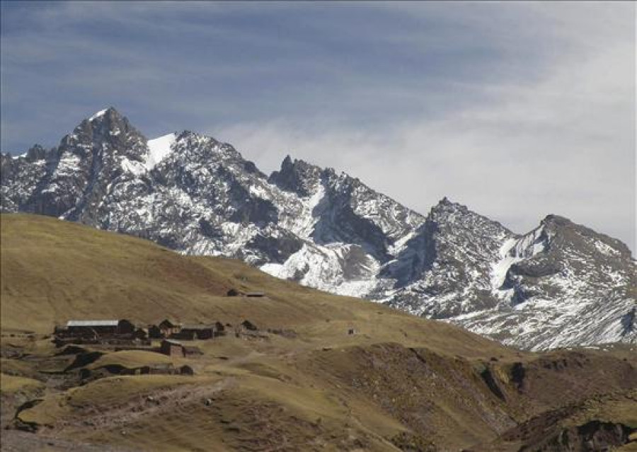 Un español y su guía peruano desaparecen en el nevado Ausangate, tras una avalancha