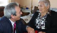 Una vecina de Cambre recibe un homenaje el día de su 100 cumpleaños