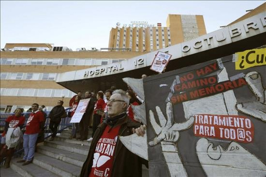 Los Afectados por la hepatitis C dicen que el único plan urgente "es abrir el armario de los fármacos"