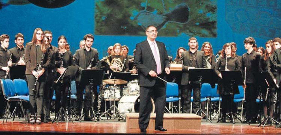 El Liceo llena el teatro Rosalía en su XII Concierto de Navidad