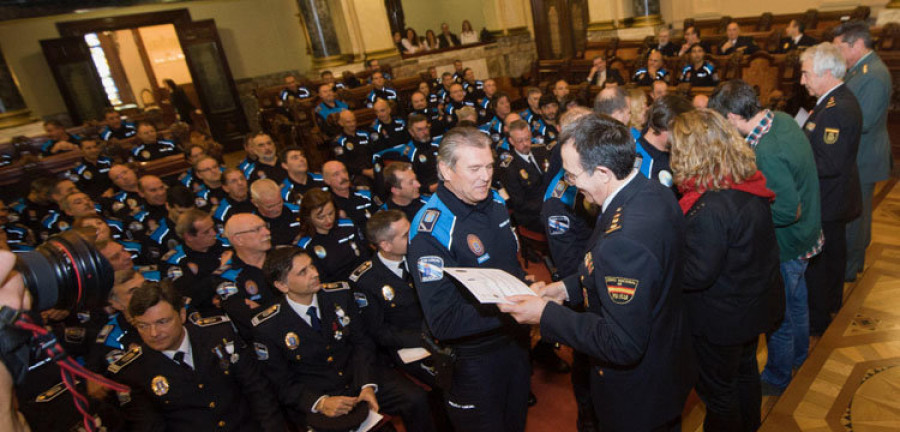 Los agentes de A Coruña reciben el miércoles un premio en un acto de policías locales en A Estrada