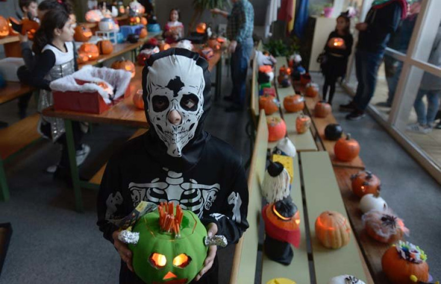 Los comerciantes de Oza y la plaza del Comercio, además de A Zapateira y Xuxán, se suman al Halloween