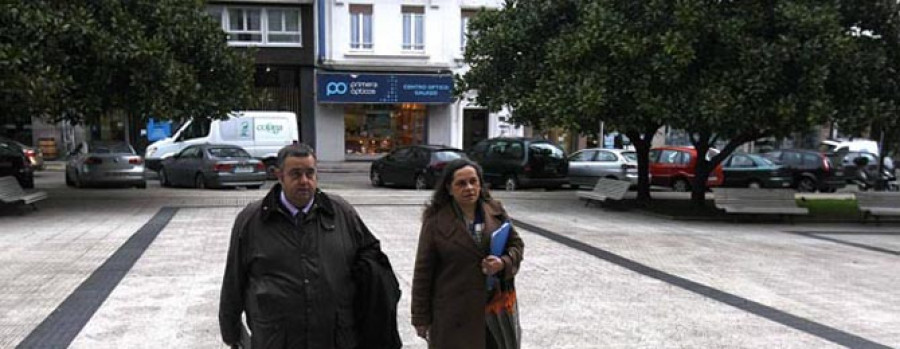 BETANZOS - Faraldo se escuda en la interventora para defender un contrato irregular
