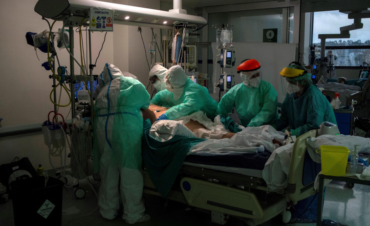El ritmo de contagios se ralentiza mientras bajan las hospitalizaciones