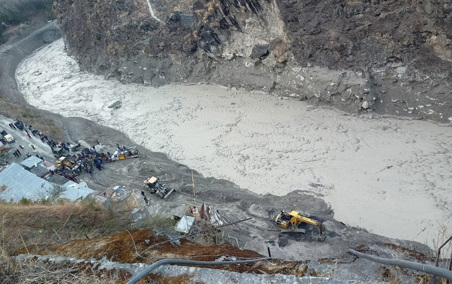 Al menos nueve muertos y unos 150 desaparecidos tras una avalancha en el Himalaya