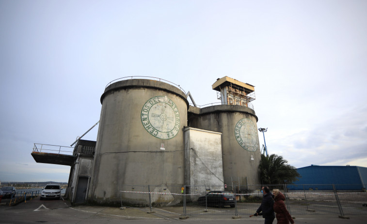 El Puerto licita la demolición de los silos de Batería, que abrirá al público en verano