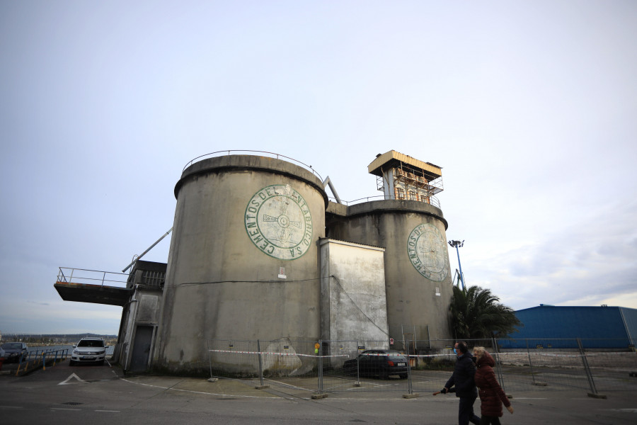 El Puerto licita la demolición de los silos de Batería, que abrirá al público en verano