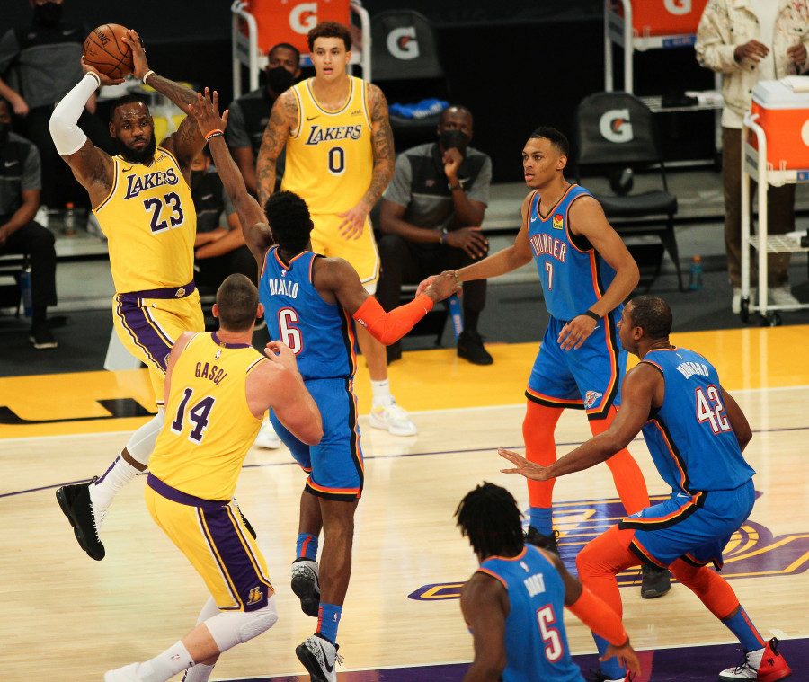 Los Lakers se abonan a las prórrogas