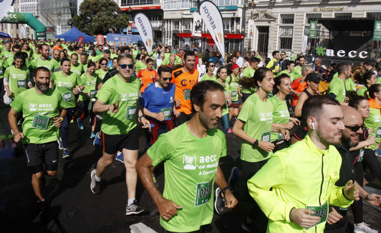 La carrera y la andaina solidarias contra el cáncer regresan mañana a las calles coruñesas