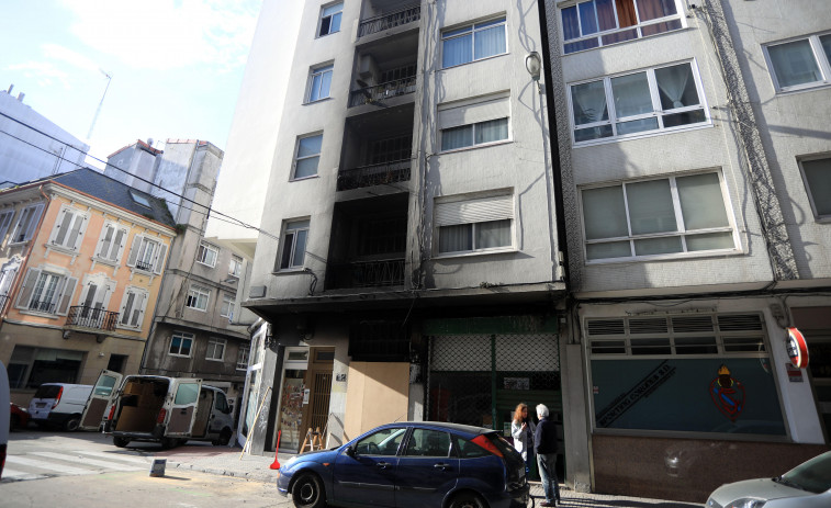 La calle Justicia y la avenida da Gramela tendrán plazas de aparcamiento en batería