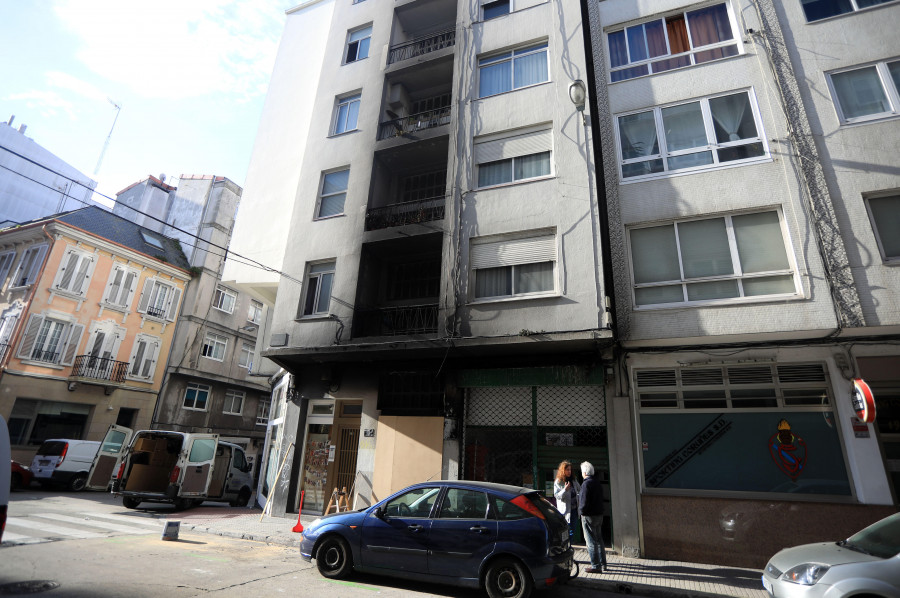 La calle Justicia y la avenida da Gramela tendrán plazas de aparcamiento en batería