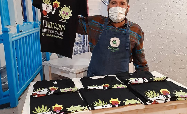Un hostelero del Barrio de las Flores convierte su bar en una tienda temporal