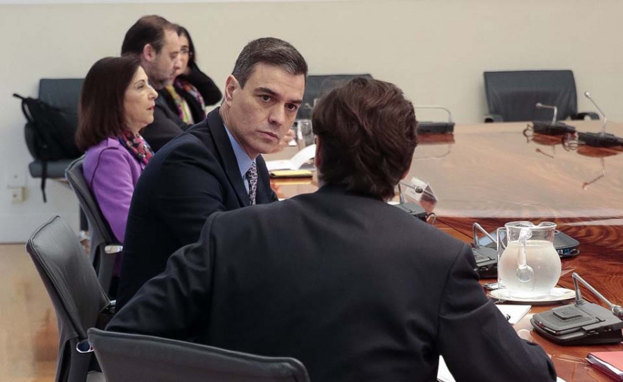 Pedro Sánchez ejerce de trilero con las autonomías