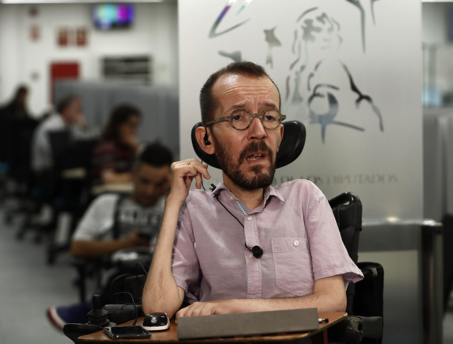 Echenique se va quedando solo hasta en Unidas Podemos