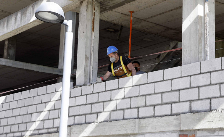 La Policía Local pone fin a la vigilancia del edificio de Vioño para evitar que los okupas vuelvan a instalarse