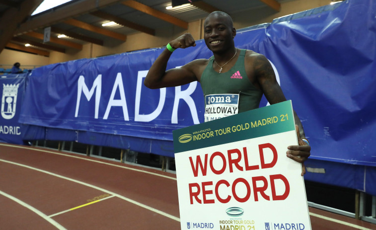 Holloway bate el récord mundial de 60m vallas 27 años después
