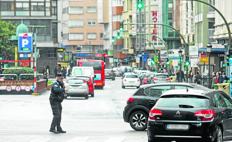 El Ayuntamiento cambia la frecuencia de los semáforos para adaptarla al tráfico reducido