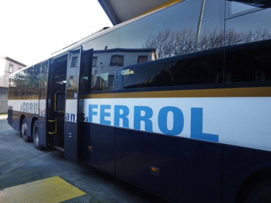 Los nuevos horarios de Monbus en la línea Ferrol-A Coruña continúan motivando quejas
