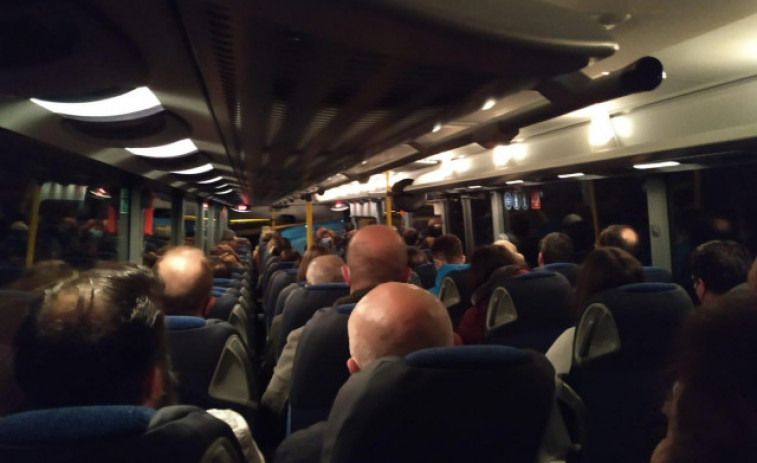Horarios y escasas paradas, más quejas al servicio entre Ferrol y A Coruña de Monbus