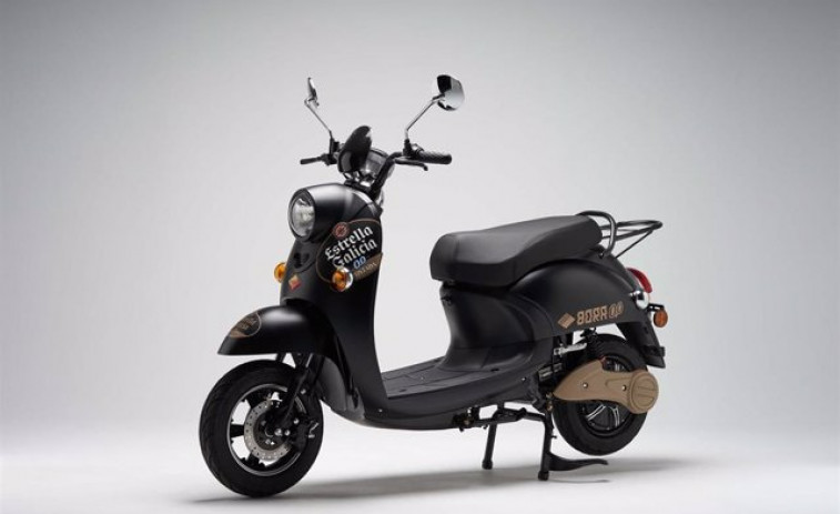 Estrella Galicia 0,0 apuesta por la movilidad sostenible con motos eléctricas de la mano de la startup Velca