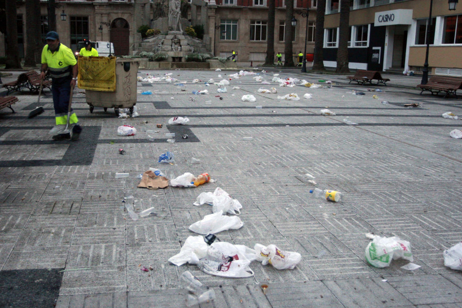 Los jardines de Méndez Núñez llevan un año sin sufrir el botellón