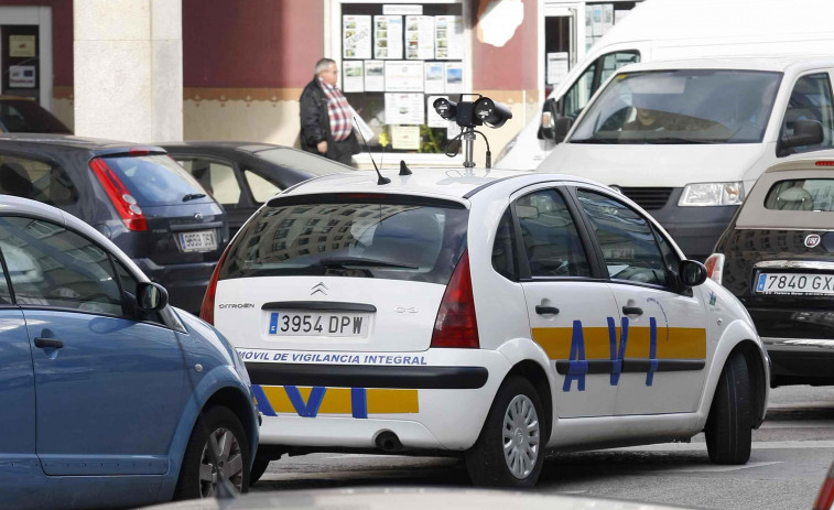 Un nuevo “multamóvil” podría vigilar las calles coruñesas este año