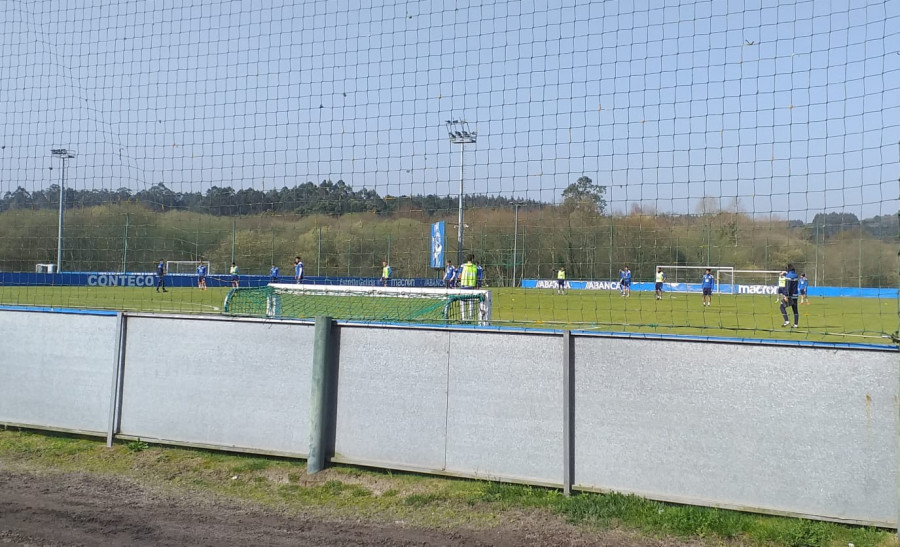 El Depor trabaja con todos sus hombres en la penúltima sesión previa al Pontevedra