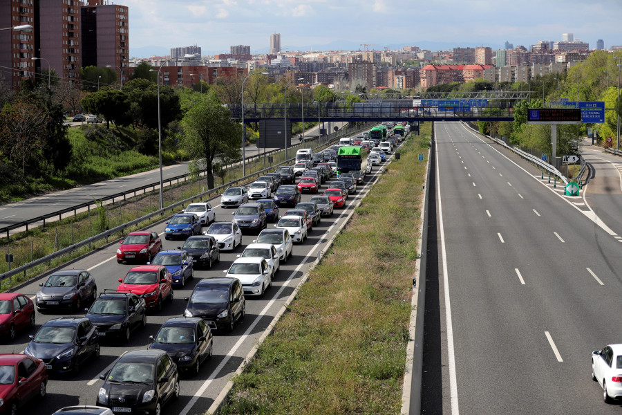 Un confinamiento autonómico de  casi un mes